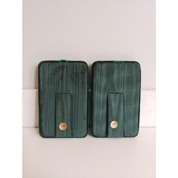 1960s praying children, Italian pewter on emerald green velvet - Picture 5 of 10